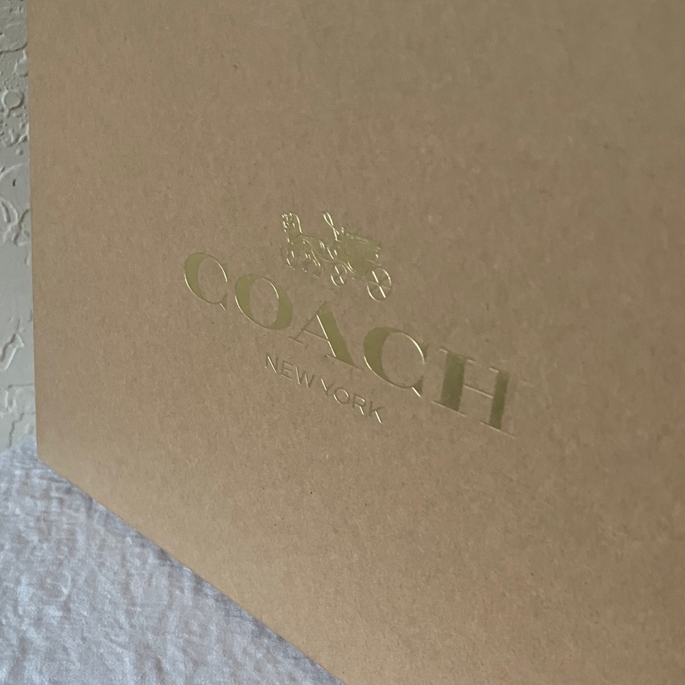 Coach: EMPTY Tan Gift Box - Picture 9 of 10